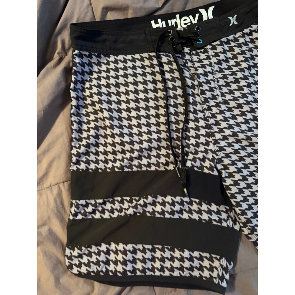 Hurley Phantom Board Shorts Mens 36 Black White Houndstooth Striped Swim Trunks - Picture 7 of 10